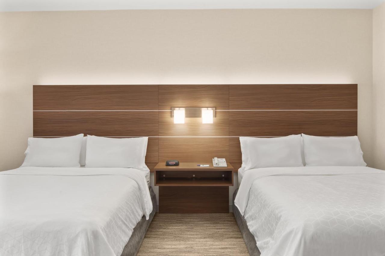 Hotel Holiday Express & Airport Natomas, An Ihg