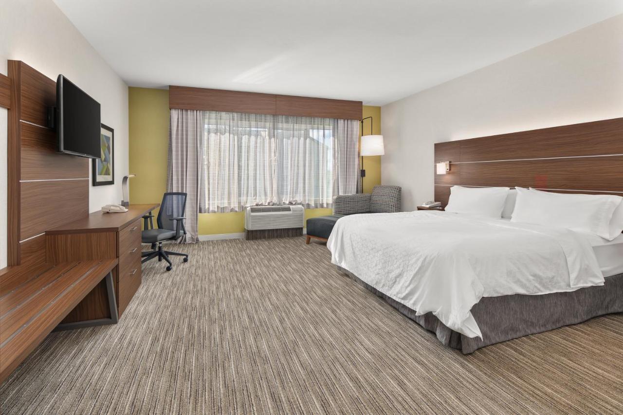 Hotel Holiday Express & Airport Natomas, An Ihg 2*