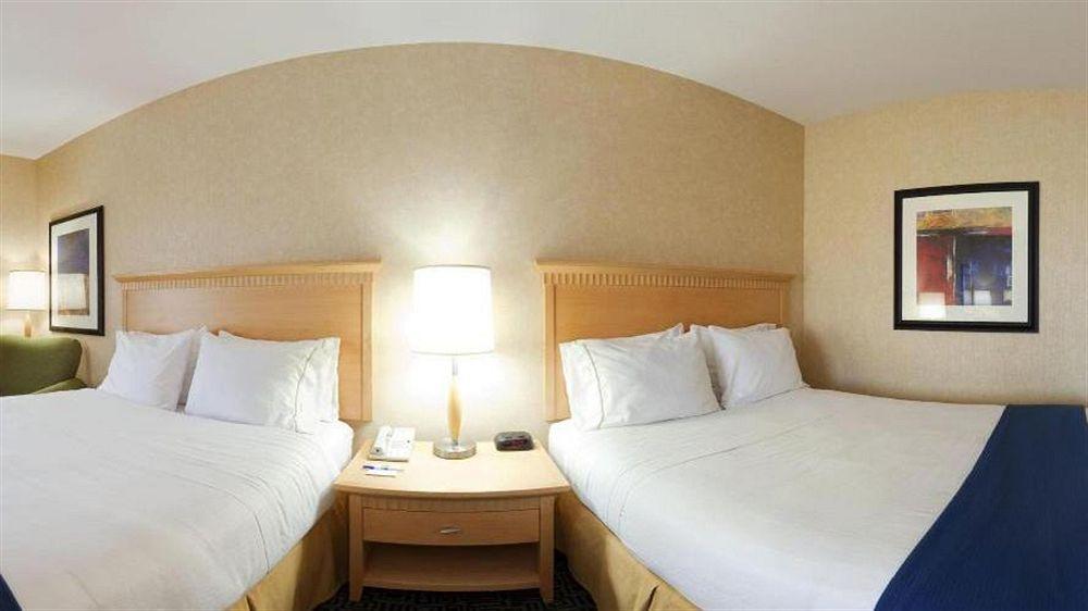 Hotel Holiday Express & Airport Natomas, An Ihg 2*
