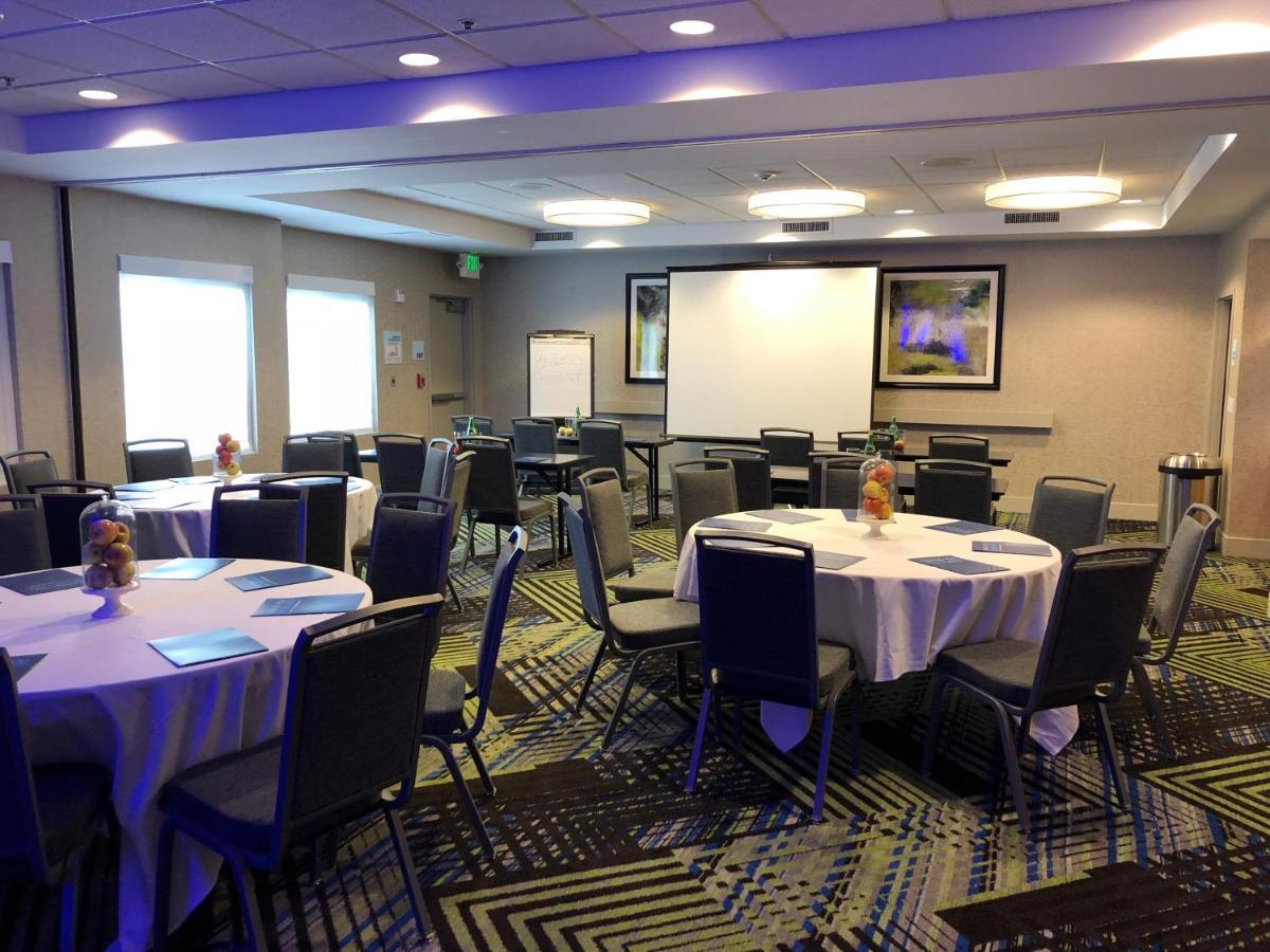 Holiday Express & Airport Natomas, An Ihg 2*