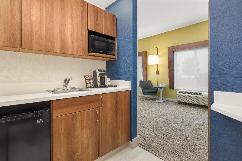 Holiday Express & Airport Natomas, An Ihg Hotel 2*