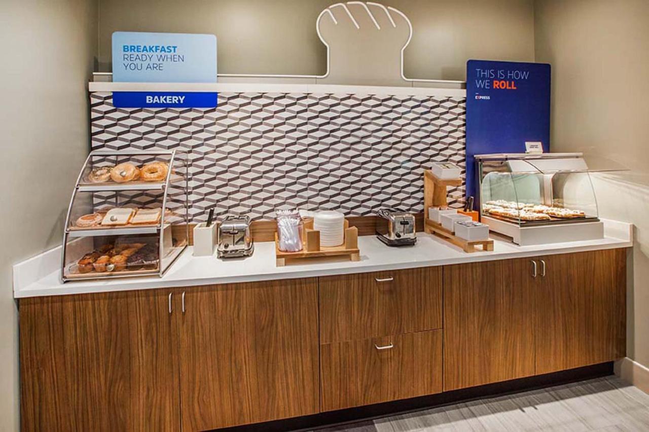 Holiday Express & Airport Natomas, An Ihg 2*
